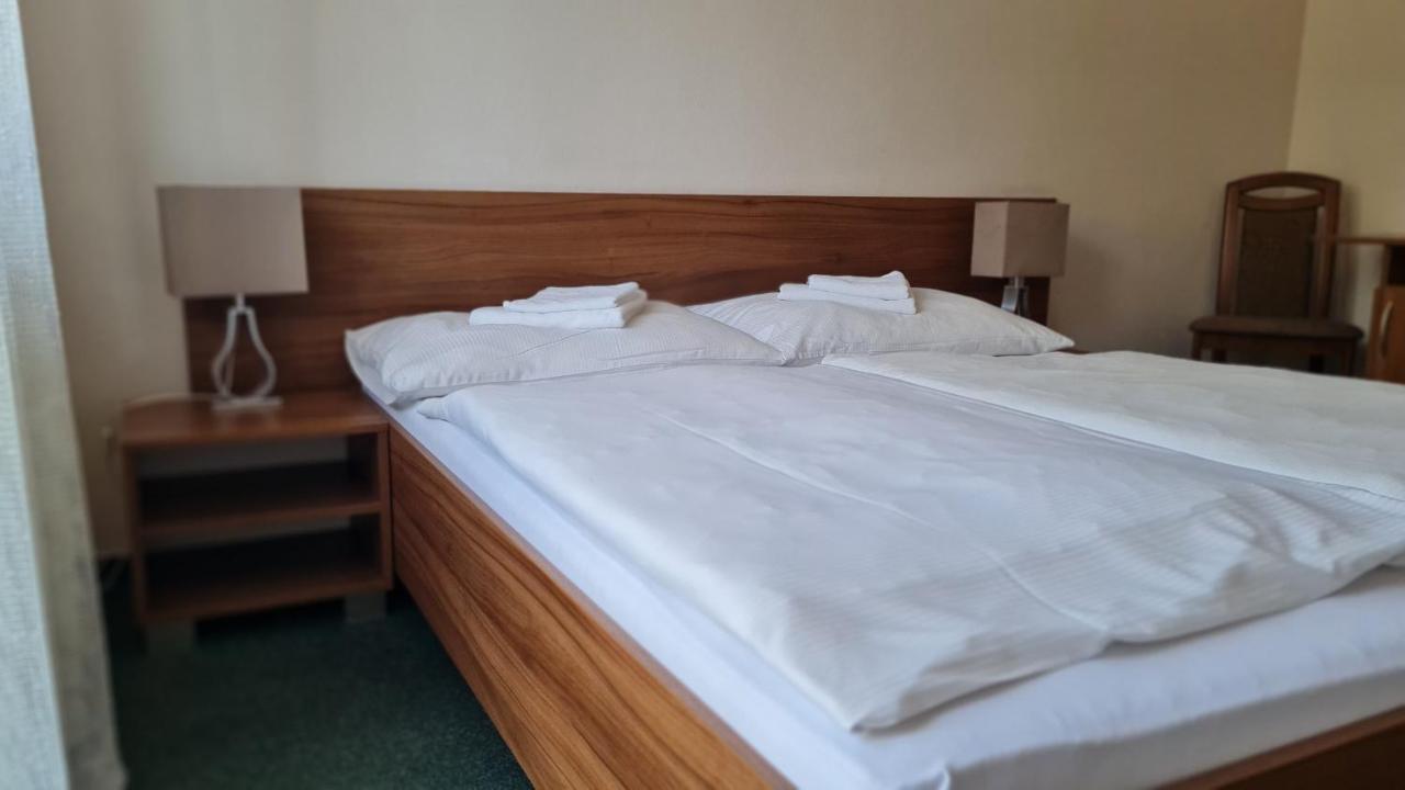 Hotel Sipox สตราบา ภายนอก รูปภาพ