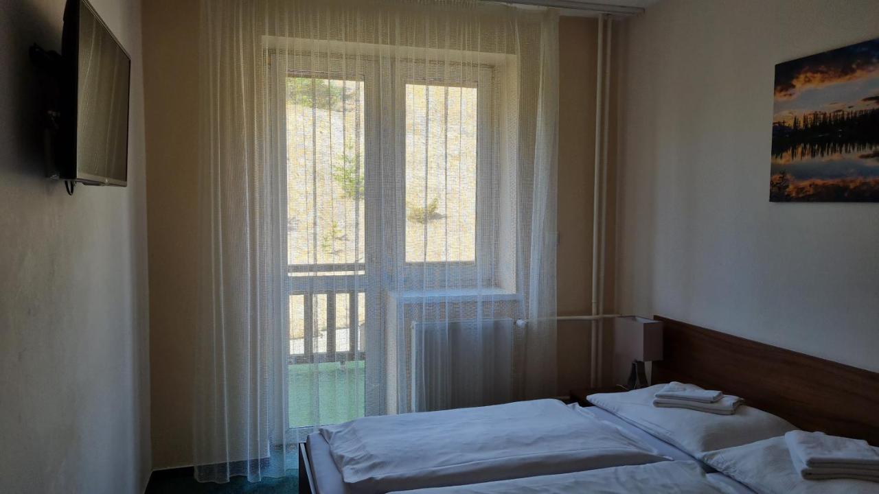 Hotel Sipox สตราบา ภายนอก รูปภาพ