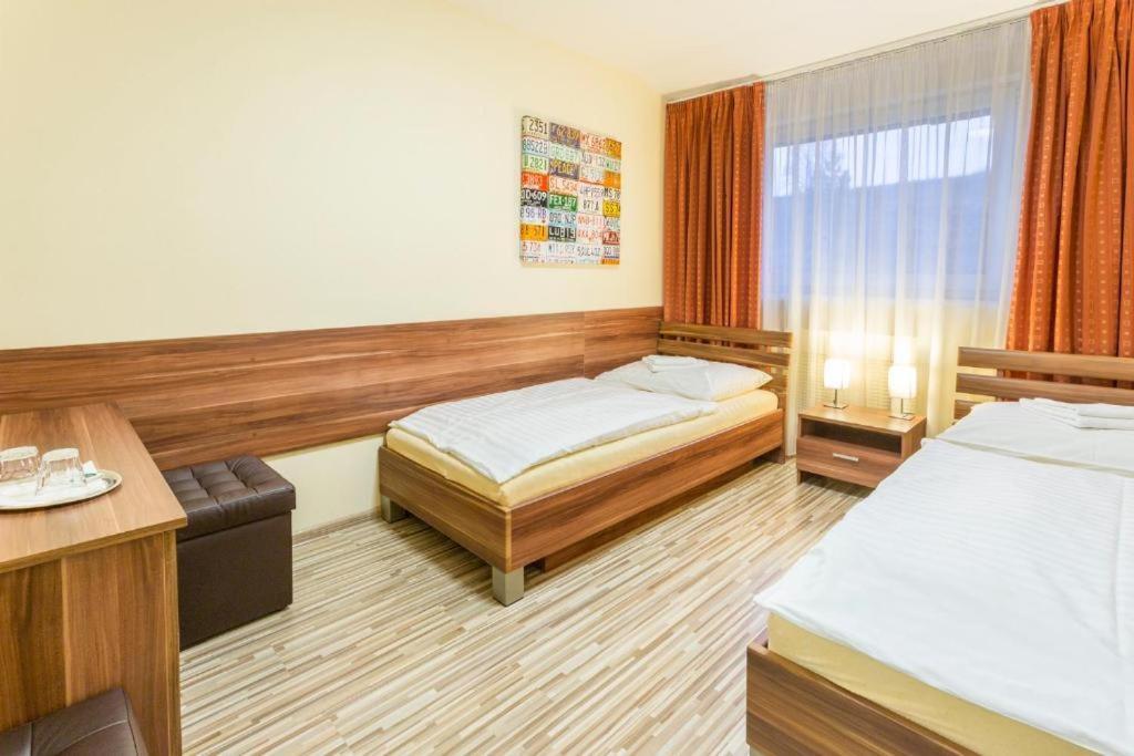 Hotel Sipox สตราบา ภายนอก รูปภาพ